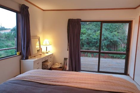 Photo of property in 5a Dennis Way, Island Bay, Wellington, 6023