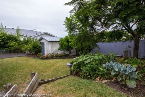 Photo of property in 21 Pupuke Road, Birkenhead, Auckland, 0627