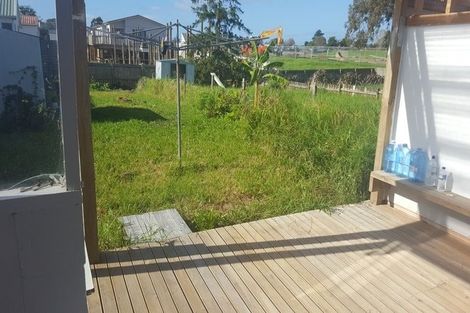 Photo of property in 1/52 Tonar Street, Northcote, Auckland, 0627