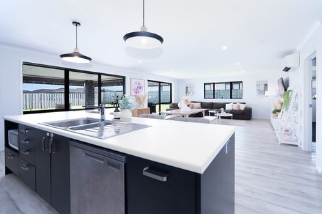 Photo of property in 8 Captains Loop, Haruru, 0204