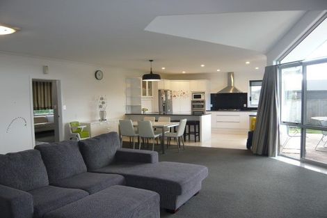 Photo of property in 2 Tallentire Crescent, Huntington, Hamilton, 3210