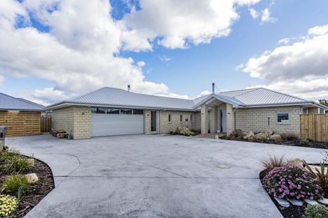 Photo of property in 6 Hunter Lane, Amberley, 7410