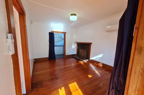 Photo of property in 100 Nairn Street, Mount Cook, Wellington, 6011