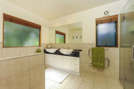 Photo of property in 30 Cochran Road, Oratia, Auckland, 0604