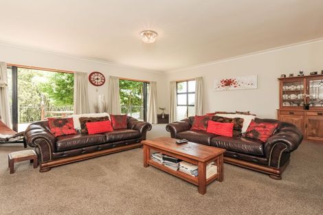 Photo of property in 283 Forest Road, Waiatarua, Auckland, 0612