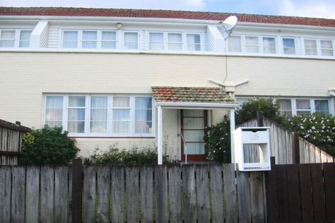 Photo of property in 10 Cambridge Terrace, Waiwhetu, Lower Hutt, 5010