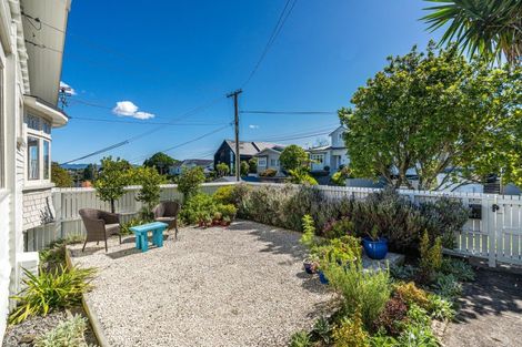 Photo of property in 8 Westmere Crescent, Westmere, Auckland, 1022