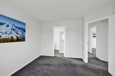 Photo of property in 102 Seaview Road, Westown, New Plymouth, 4310
