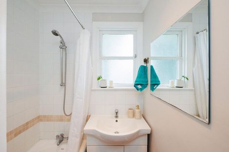 Photo of property in 920 Tremaine Avenue, Roslyn, Palmerston North, 4414