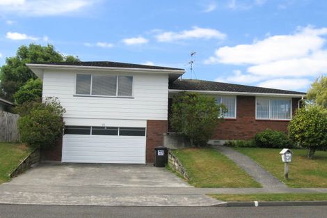 Photo of property in 28 Delaware Grove, Totara Park, Upper Hutt, 5018