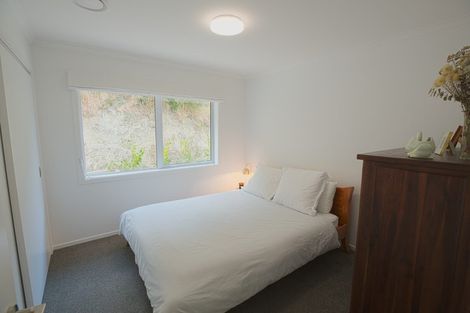 Photo of property in 26 Rarangi Way, Owhiro Bay, Wellington, 6023