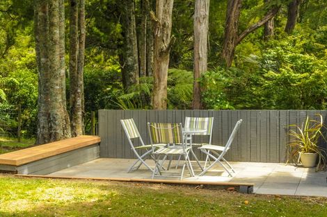 Photo of property in 283 Forest Road, Waiatarua, Auckland, 0612