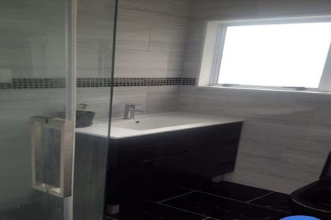 Photo of property in 57c Kamara Road, Glen Eden, Auckland, 0602