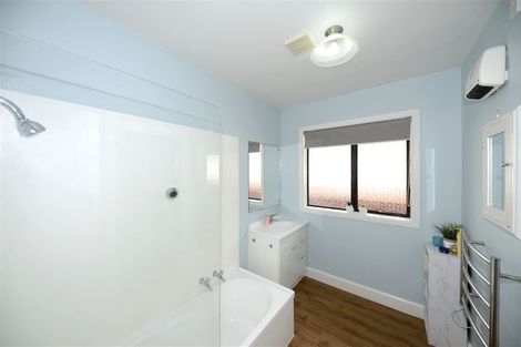 Photo of property in 76 Cuffs Road, Wainoni, Christchurch, 8061