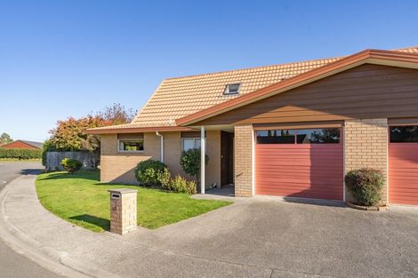 Photo of property in Holdsworth Villas, 1/2 William Donald Drive, Solway, Masterton, 5810