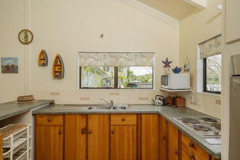 Photo of property in 32 Captain Cook Road, Cooks Beach, Whitianga, 3591