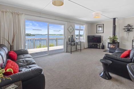 Photo of property in 2 High Street, Pahi, Paparoa, 0571