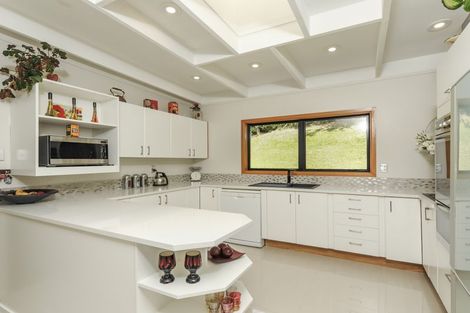 Photo of property in 283 Forest Road, Waiatarua, Auckland, 0612