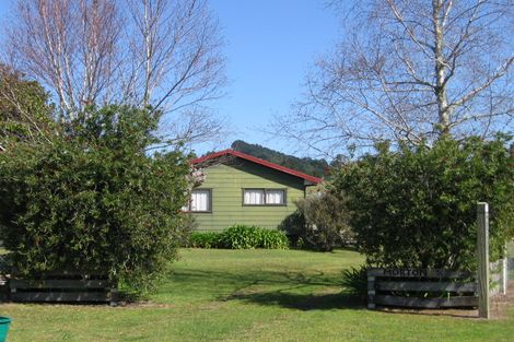 Photo of property in 6 Hicks Place, Cooks Beach, Whitianga, 3591