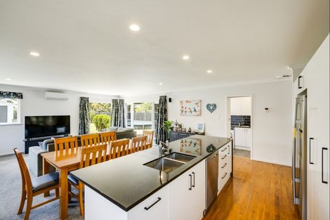 Photo of property in 2 Shirley Place, Bay View, Napier, 4104