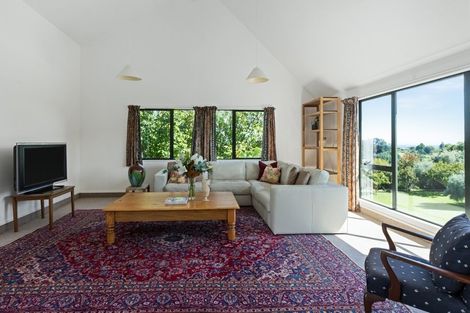 Photo of property in 4 Tauroa Valley, Havelock North, 4130