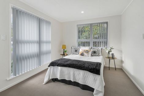 Photo of property in 2 Dulcie Place, Red Hill, Papakura, 2110