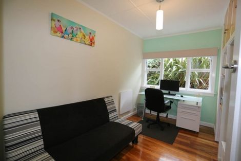Photo of property in 45 Cornwall Road, Lyttelton, 8082