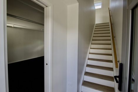 Photo of property in 7/94 Target Road, Totara Vale, Auckland, 0629