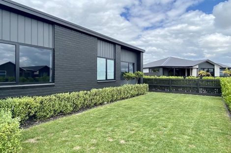 Photo of property in 10 Tangaroa Place, Poike, Tauranga, 3112