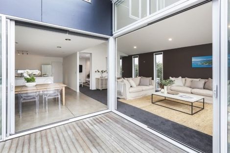 Photo of property in 6 Ombersley Terrace, Opawa, Christchurch, 8023