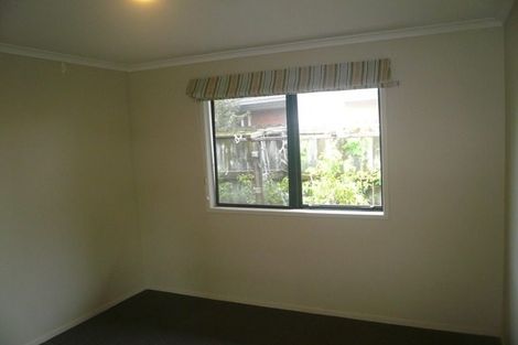 Photo of property in 20 Chesterton Terrace, Henderson, Auckland, 0612