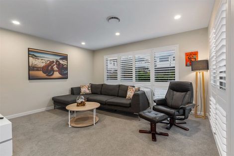 Photo of property in 17 Bounty Road, Long Bay, Auckland, 0630