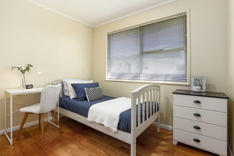 Photo of property in 16 Kea Place, Mangere Bridge, Auckland, 2022