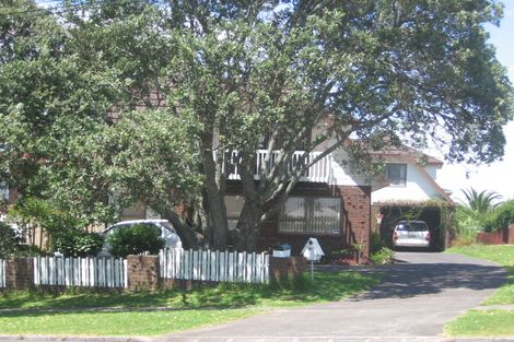 Photo of property in 1/60 Raleigh Road, Northcote, Auckland, 0627