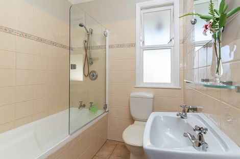 Photo of property in 15 Swansea Street, Hokowhitu, Palmerston North, 4410