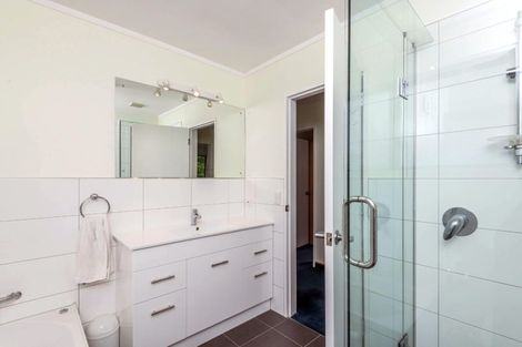 Photo of property in 39 Thatcher Crescent, Crofton Downs, Wellington, 6035