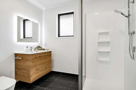 Photo of property in 51a Selwyn Crescent, College Estate, Wanganui, 4500