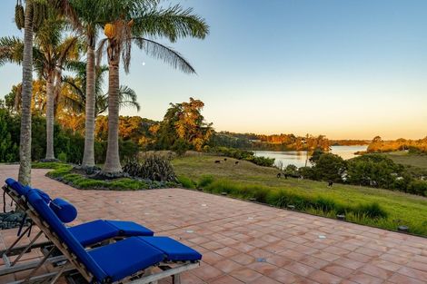 Photo of property in 111 Riverland Road, Kumeu, 0892