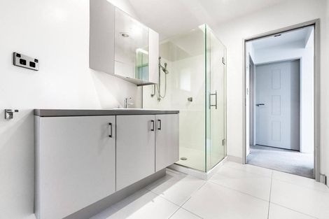 Photo of property in 26a Vipond Road, Stanmore Bay, Whangaparaoa, 0932