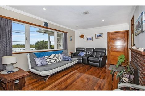 Photo of property in 25 Whangarei Heads Road, Onerahi, Whangarei, 0110