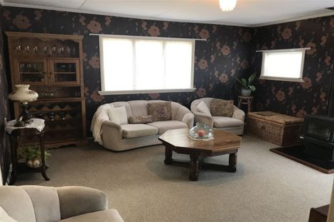 Photo of property in 10 Flagstaff Street, Foxton Beach, Foxton, 4815