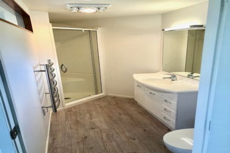 Photo of property in 12 Dowling Place, Pakuranga, Auckland, 2010