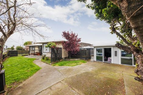 Photo of property in 8 Flint Street, Milson, Palmerston North, 4414