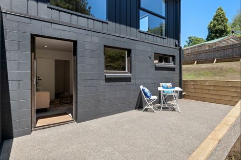 Photo of property in 11 Marina Grove, Frankleigh Park, New Plymouth, 4310