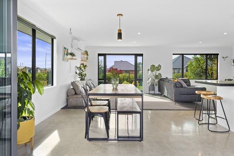 Photo of property in 10 Clifford Close, Leamington, Cambridge, 3432