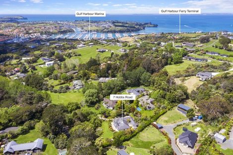Photo of property in 7 Hobbs Road, Matakatia, Whangaparaoa, 0930