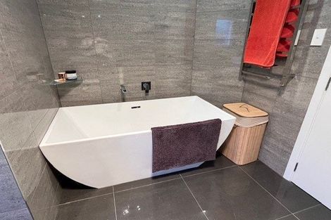 Photo of property in 49b The Esplanade, Eastern Beach, Auckland, 2012