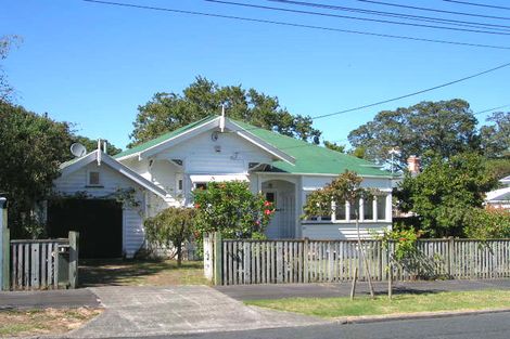 Photo of property in 1/18 Vincent Road, Northcote Point, Auckland, 0627