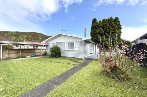 Photo of property in 59 Parenga Street, Wainuiomata, Lower Hutt, 5014