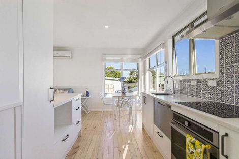 Photo of property in 39 Langton Road, Stanmore Bay, Whangaparaoa, 0932